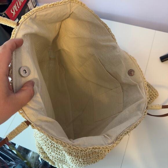 NWT Isaac Mizrahi New York Straw Tote w/ Matching Pouch Pom Poms Beach Vacation - Picture 4 of 6